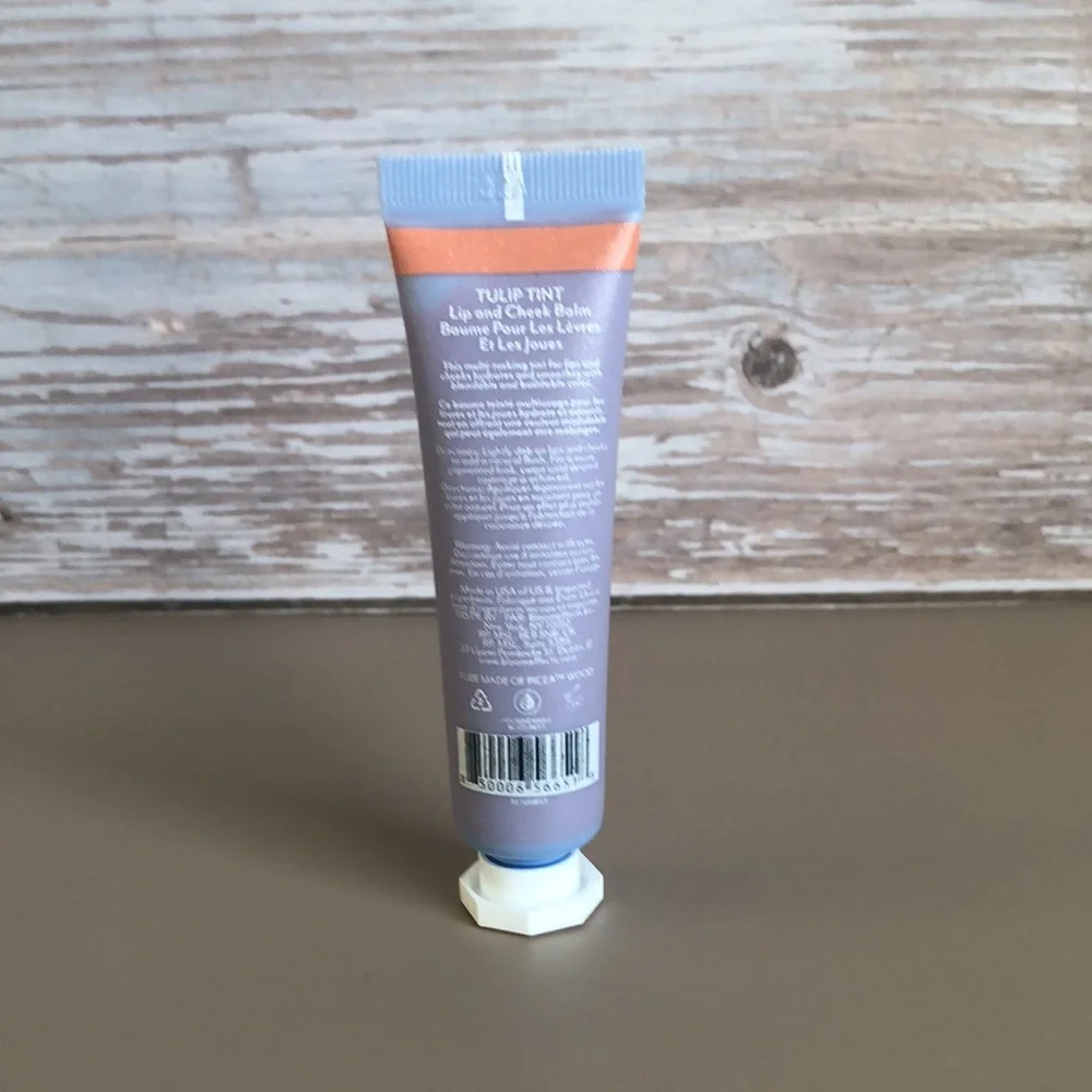 ❤️$4 NWT Tulip Tint in Shade Crispa Coral